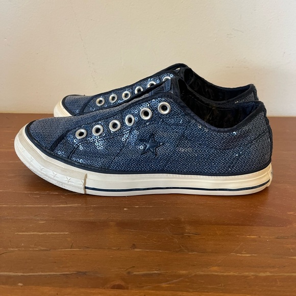 Converse Women’s 8 One Star Blue Sequined Slip On Shoes- Sparkle - Picture 3 of 8